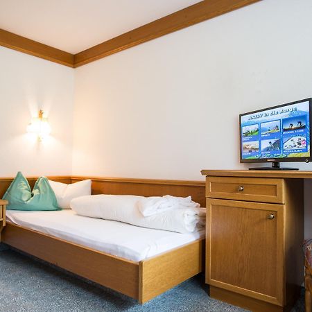 Alpenresidenz Ballunspitze - Kinderhotel Galtür Kamer foto
