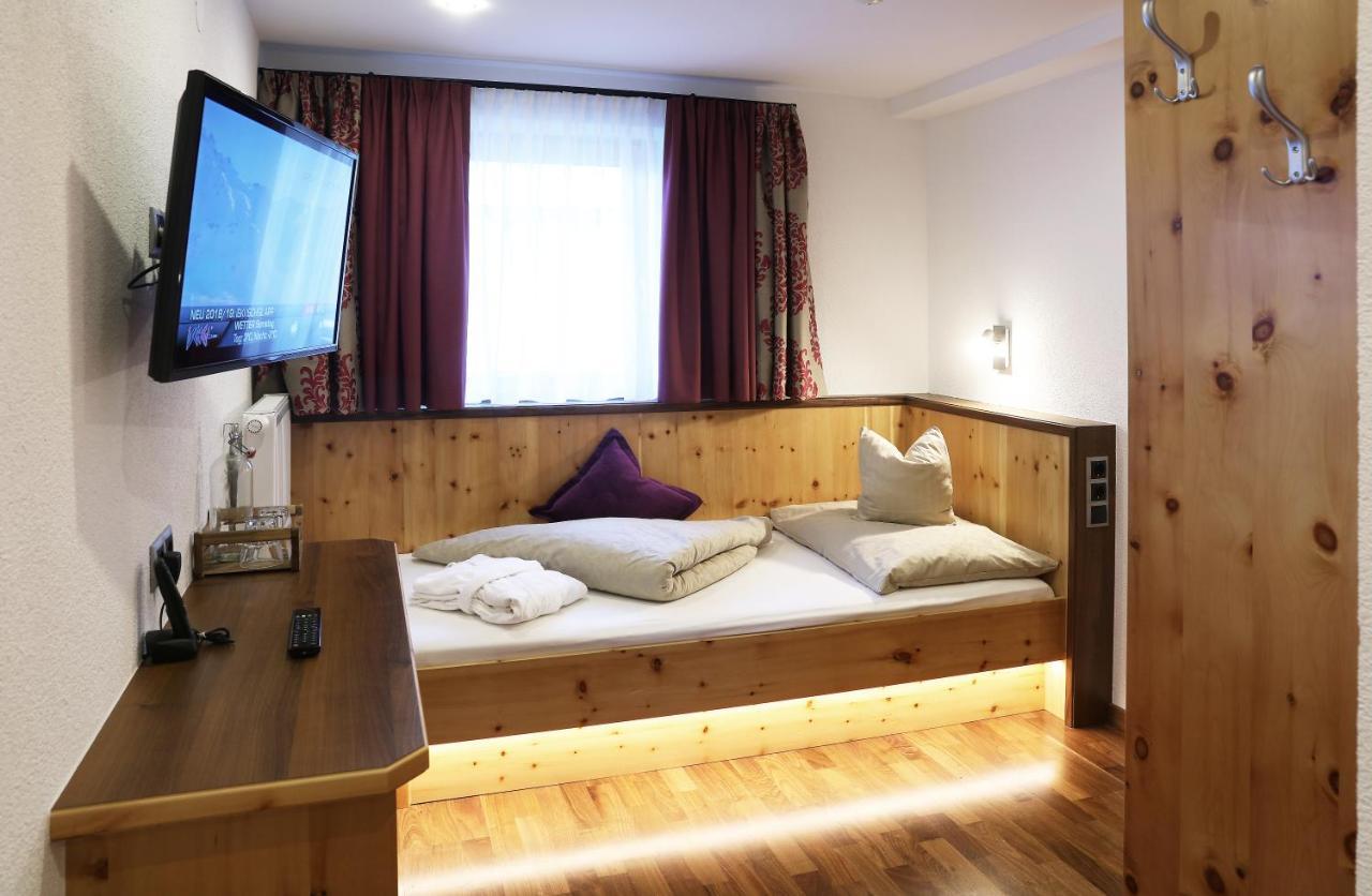 Alpenresidenz Ballunspitze - Kinderhotel Galtür Buitenkant foto