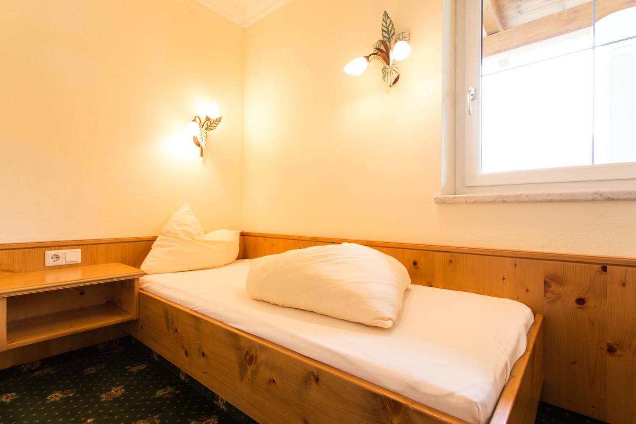 Alpenresidenz Ballunspitze - Kinderhotel Galtür Buitenkant foto